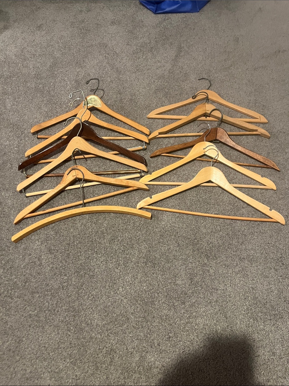 Wooden Clothes Hangers - Natural Brown Set